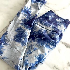 Avocado x Tone It Up leggings